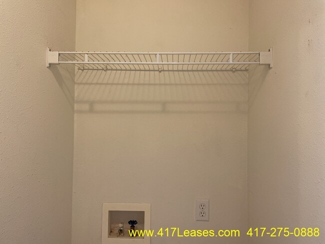 Building Photo - 1713 Windmill Way