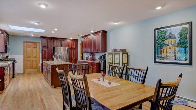Building Photo - 2226 Shannondale Dr