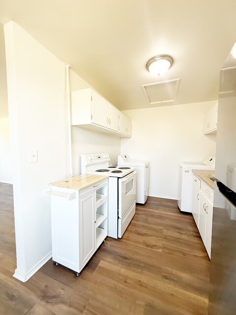 Building Photo - 3328 Halverson Ave