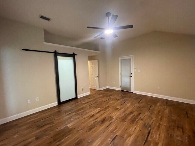 Building Photo - 858 Van Dyke Dr