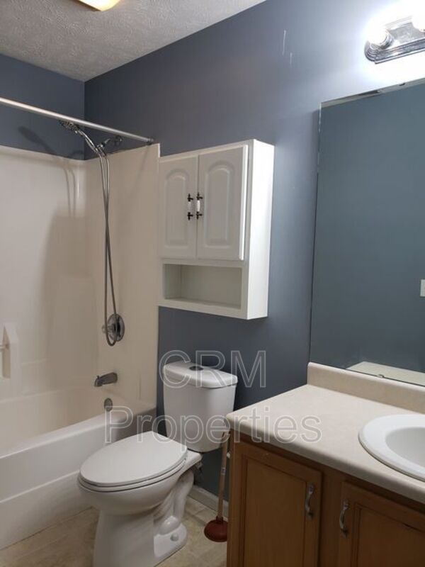 Building Photo - 204 Ariel Ct