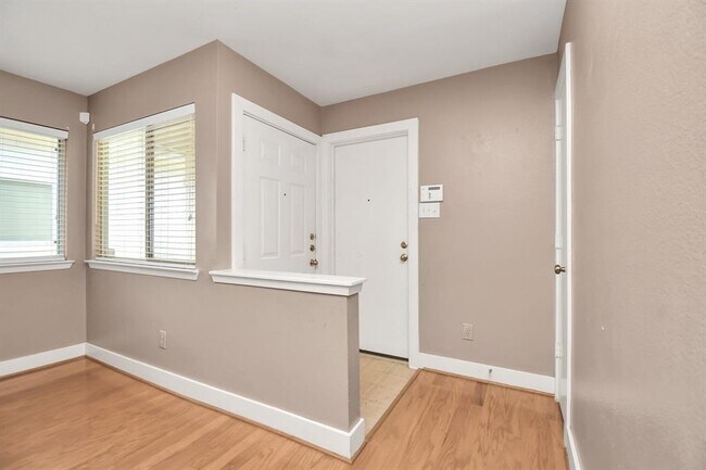 Building Photo - 5806 Sonoma Ridge
