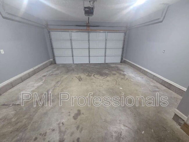 Building Photo - 1214 Timber Creek Dr