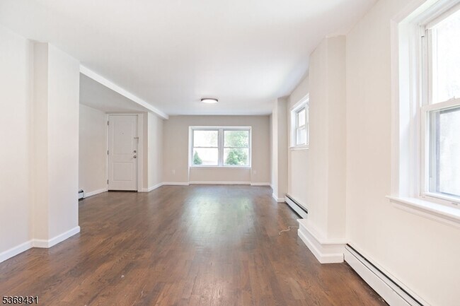Primary Photo - 285 Orchard Terrace