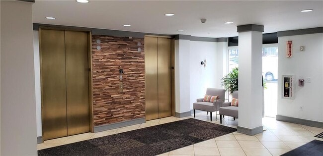 Building Photo - 1101 Juniper St NE