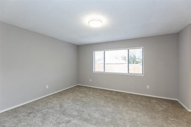 Building Photo - 1017 Bass Dr