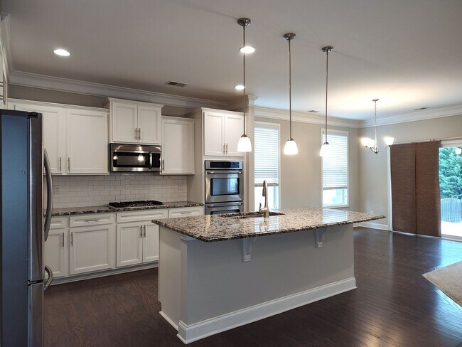 Building Photo - Beautiful 2 story home located in Berewick Community in Charlotte!