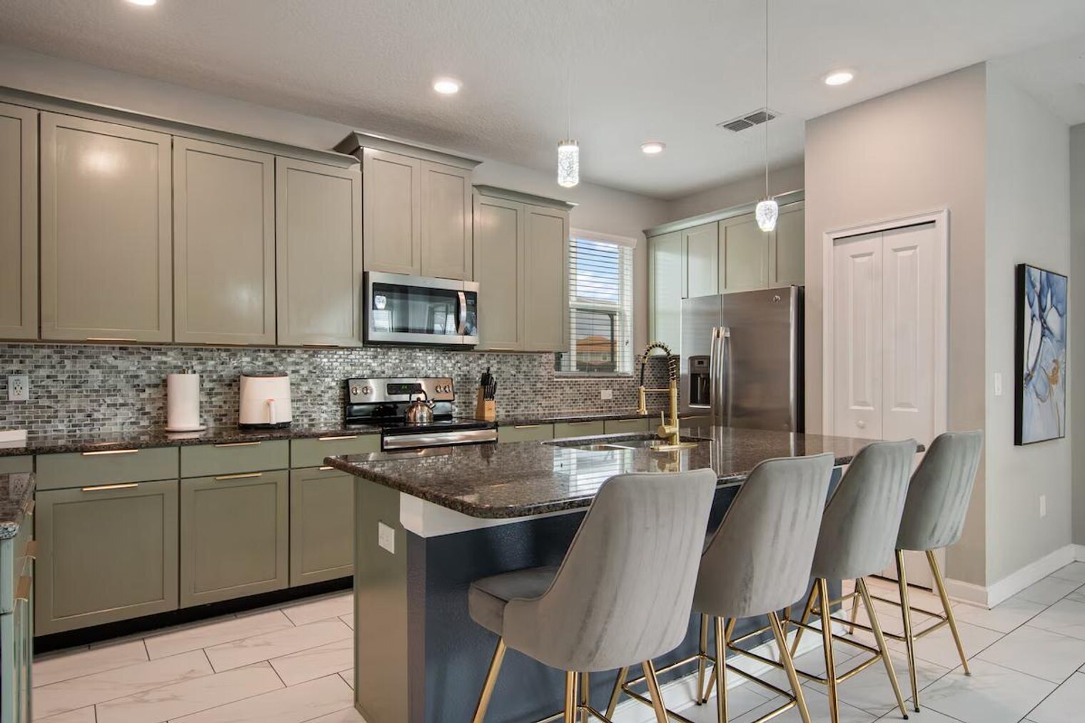 Building Photo - 4761 Kings Castle Cir