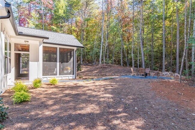 Building Photo - 6 Whisper Pl