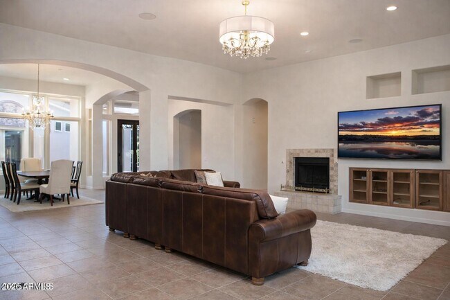 Building Photo - 14672 E Larkspur Dr