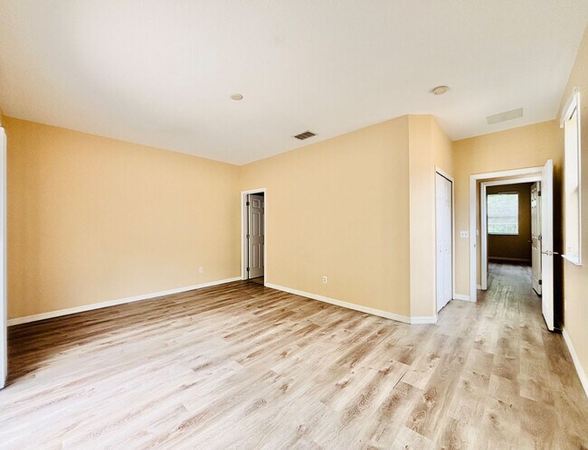 Building Photo - 1707 Retreat Cir