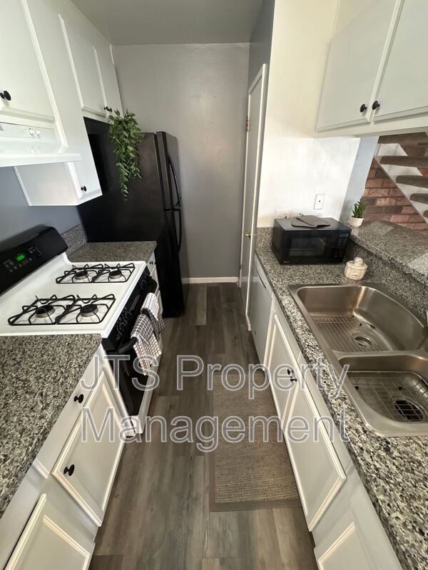 Building Photo - 6436 Bremen Dr