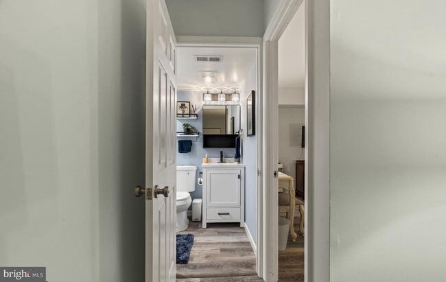 Building Photo - 4702 CHELSEA Ct