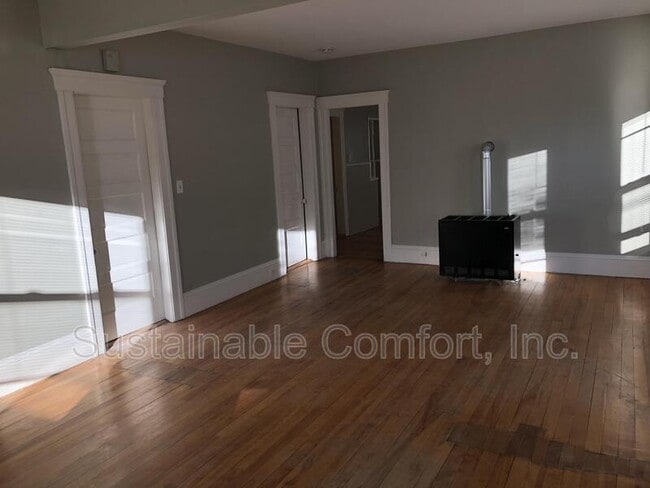 Building Photo - 18 Plantation St