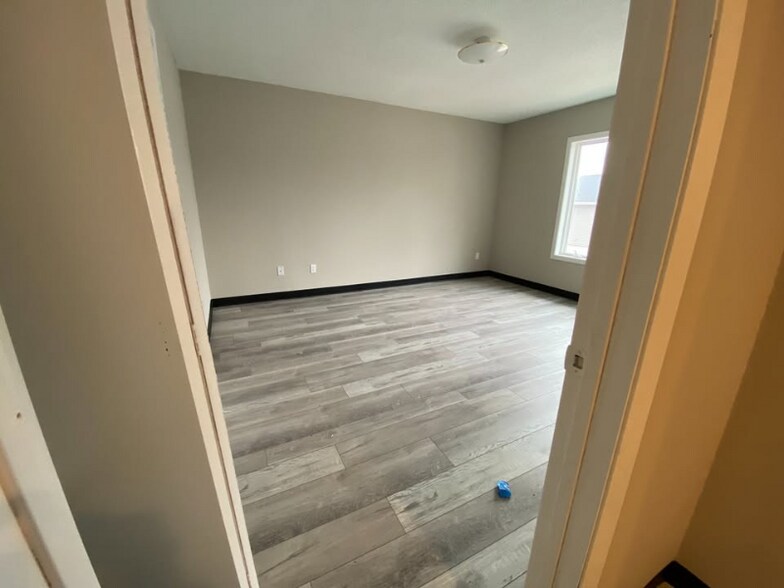 Building Photo - 924 23rd Ave