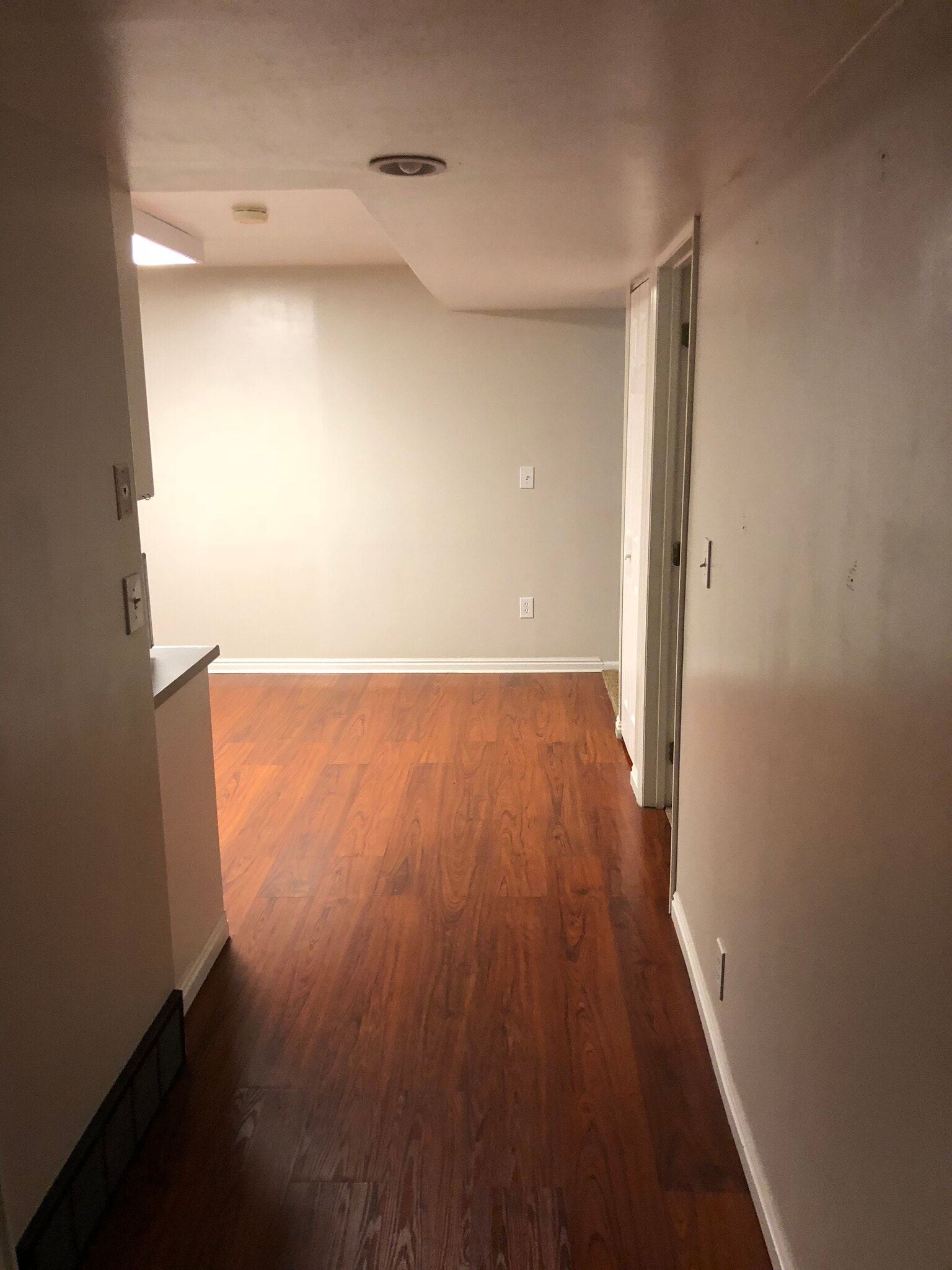 Building Photo - 7928 S DA VINCI DR