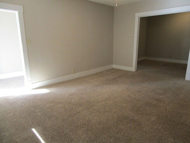Building Photo - 820 Moro St