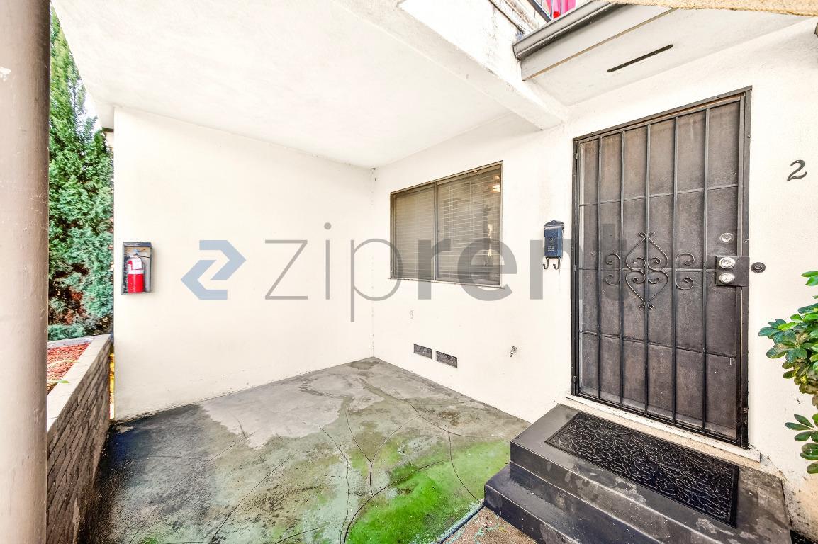 Building Photo - 2301 W Beverly Blvd