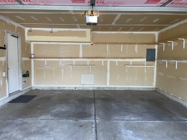 Building Photo - 711 Savannah Ln