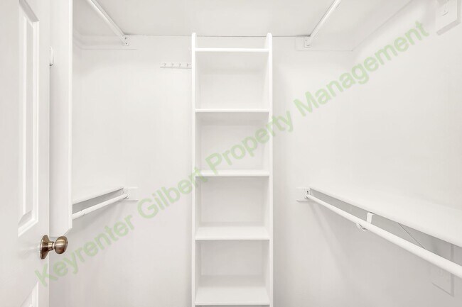 Building Photo - 1284 W Kingbird Dr