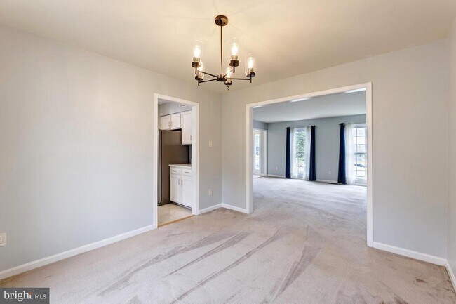 Building Photo - 8010 Old Parsonage Ct