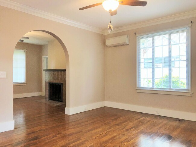 Building Photo - 4039 Kingston Pike