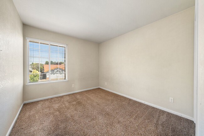 Building Photo - 1451 Lorimer Way