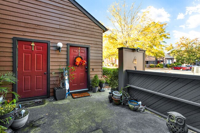 Building Photo - 411 Nottinghill Park