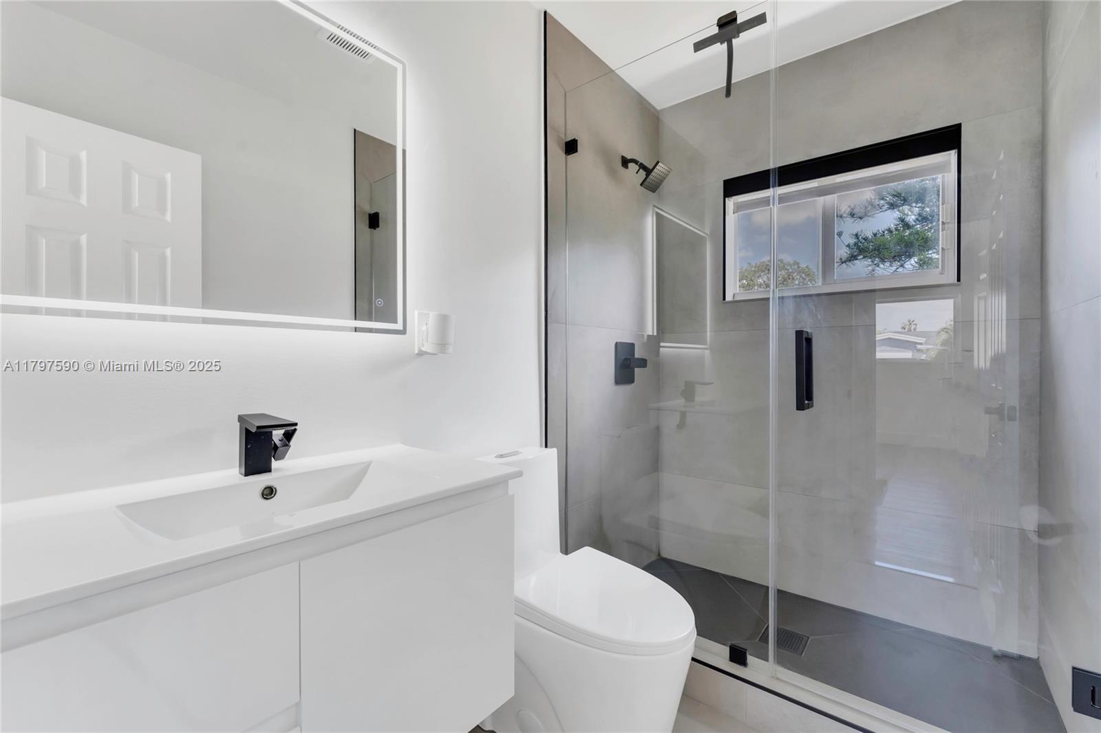 Building Photo - 6535 Miramar Pky