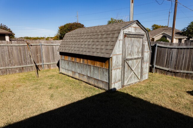 Building Photo - 2601 Mason Dr