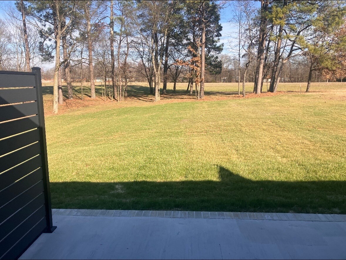 Beautiful view of backyard - 1305 Roberson St