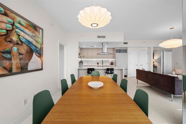 Building Photo - 6899 Collins Ave