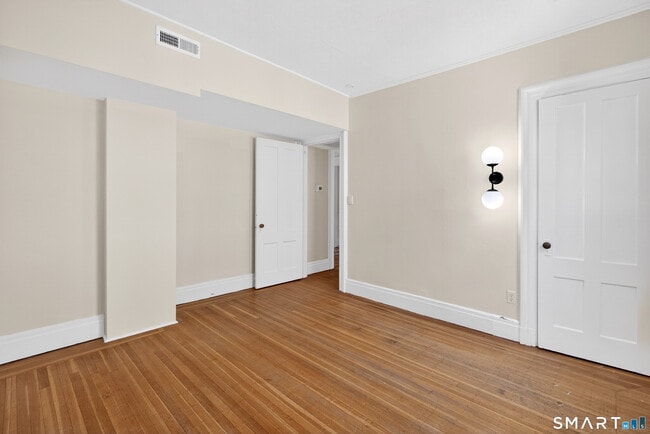 Building Photo - 339 Willow St