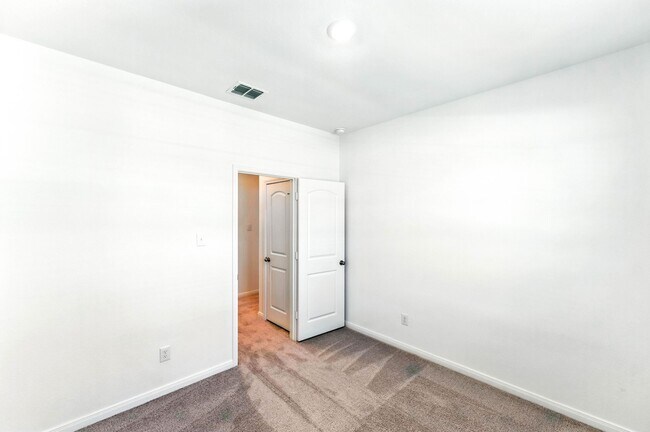 Building Photo - 1151 Amy Dr