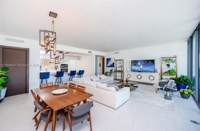 Building Photo - 1000 Brickell Plaza