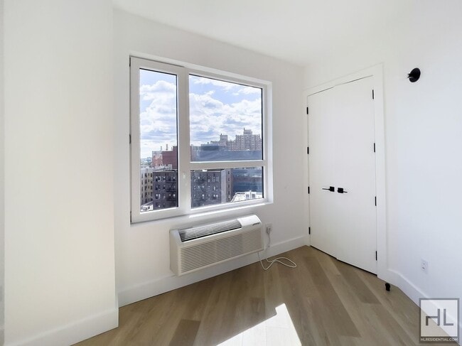 Building Photo - President Street / Spacious Crown Heights ...