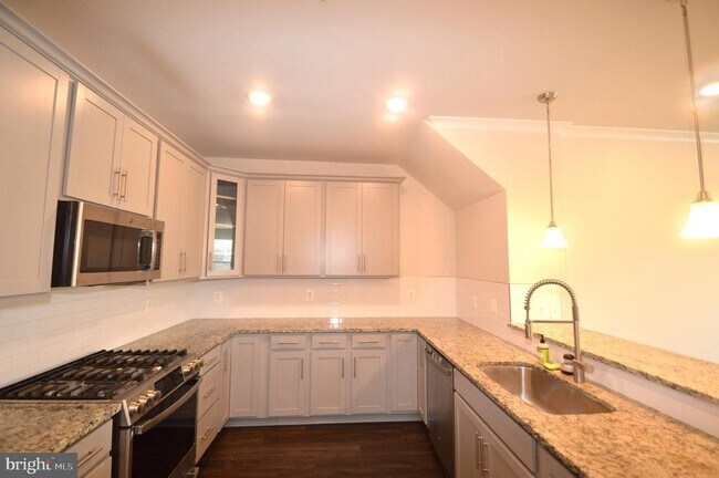 Building Photo - 45091 Cappamore Terrace