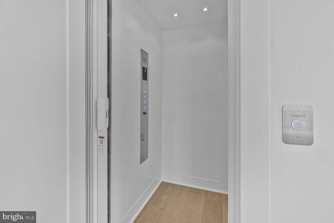 Building Photo - 5353 ZENITH OVLK