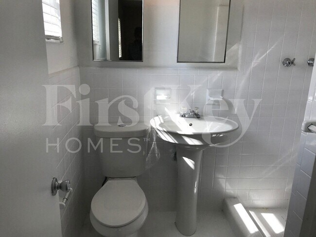 Building Photo - 1420 NW 176th Terrace