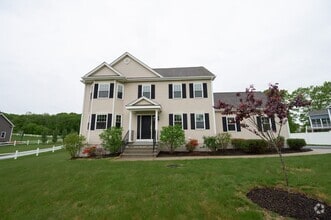 Building Photo - 7 Willow Brook Ln