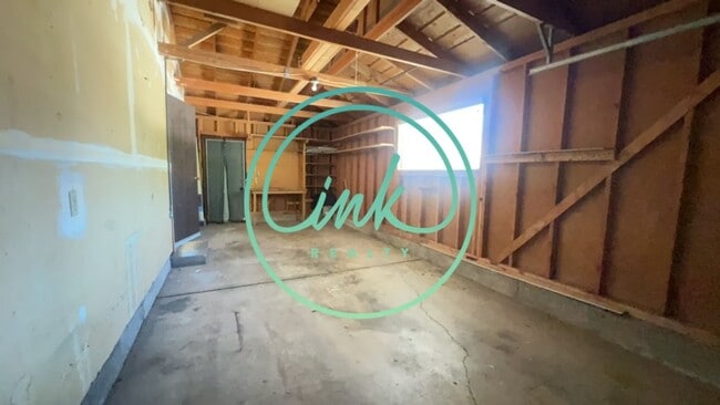 Building Photo - Duplex Unit for Rent in Carson City