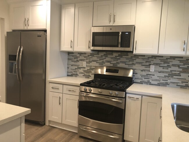 Building Photo - 31501 Lindero Canyon Rd