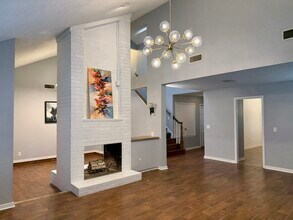 Building Photo - 1020 Mcdale Ln