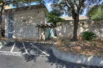 Building Photo - 816 W N Loop Blvd