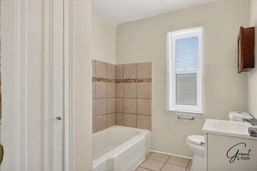 Building Photo - 12200 Cheyenne St