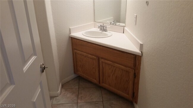 Building Photo - 1513 War Paint Dr