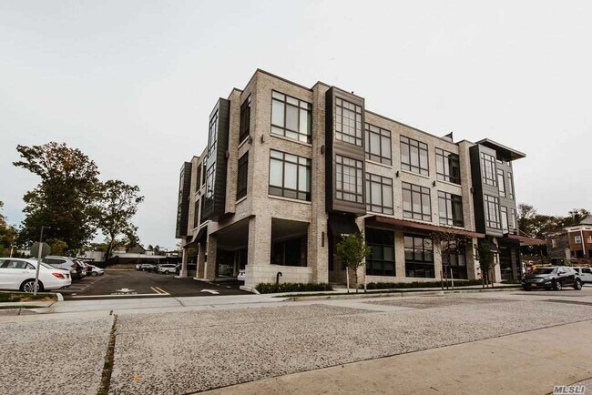 Building Photo - 30 Stewart Ave