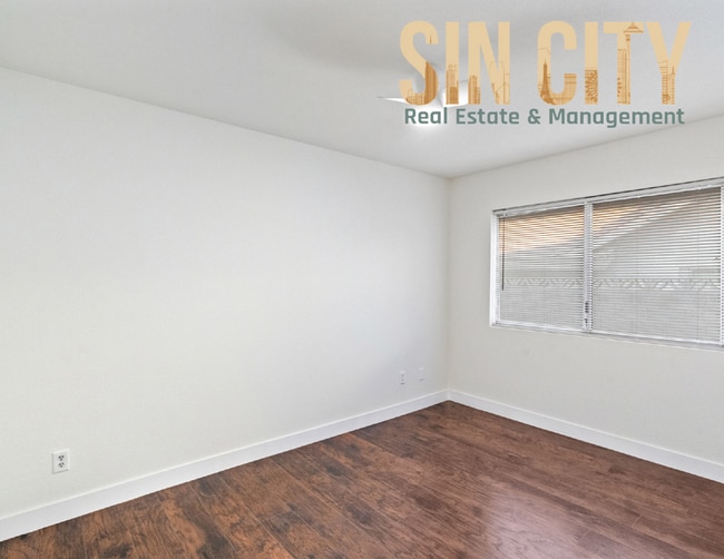 Building Photo - 2366 Aqua Vista Ave