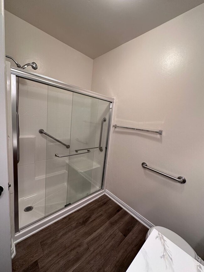 Building Photo - 615 New Zealand Dr