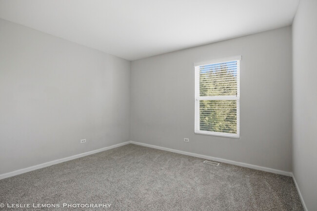 Building Photo - 337 Devoe Dr
